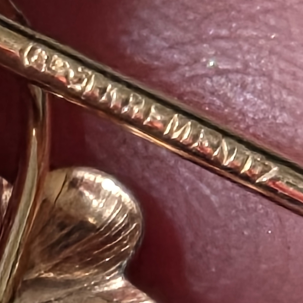 Gold 14 K MHF Rose Lapel Pin - Picture 6 of 7